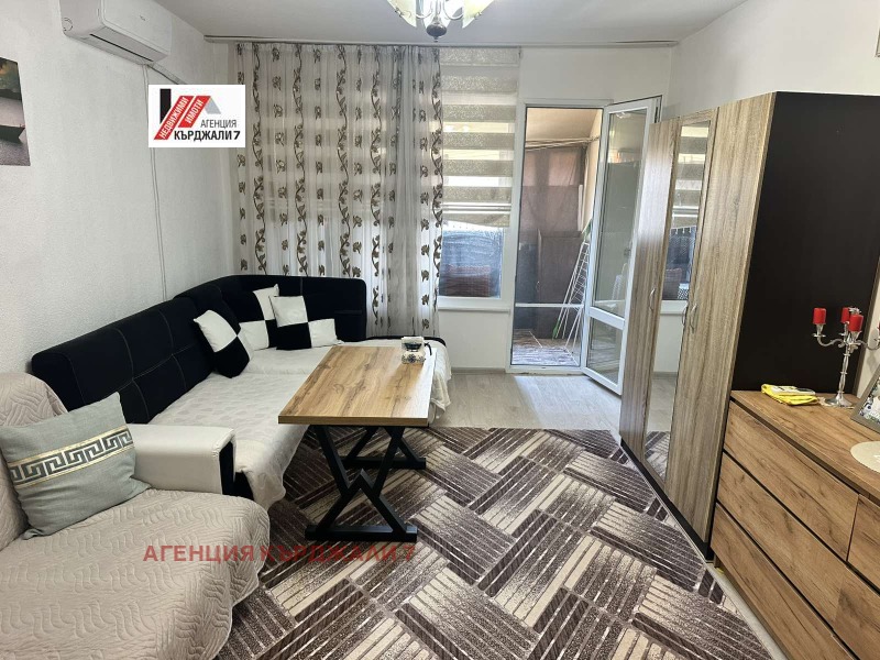 Продава 2-СТАЕН, град Кърджали, Възрожденци • 77000 € / 150598.91 лв. • 12257111 1 — Holmes.bg Продава 2-СТАЕН, град Кърджали, Възрожденци • 77000 € / 150598.91 лв. • 12257111 1