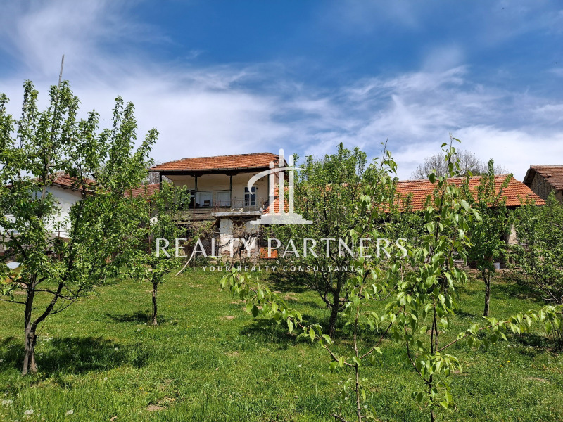 Продава КЪЩА, област Перник, с. Горна Врабча • 28000 € • 41759429 1 — Holmes.bg Продава КЪЩА, област Перник, с. Горна Врабча • 28000 € • 41759429 1