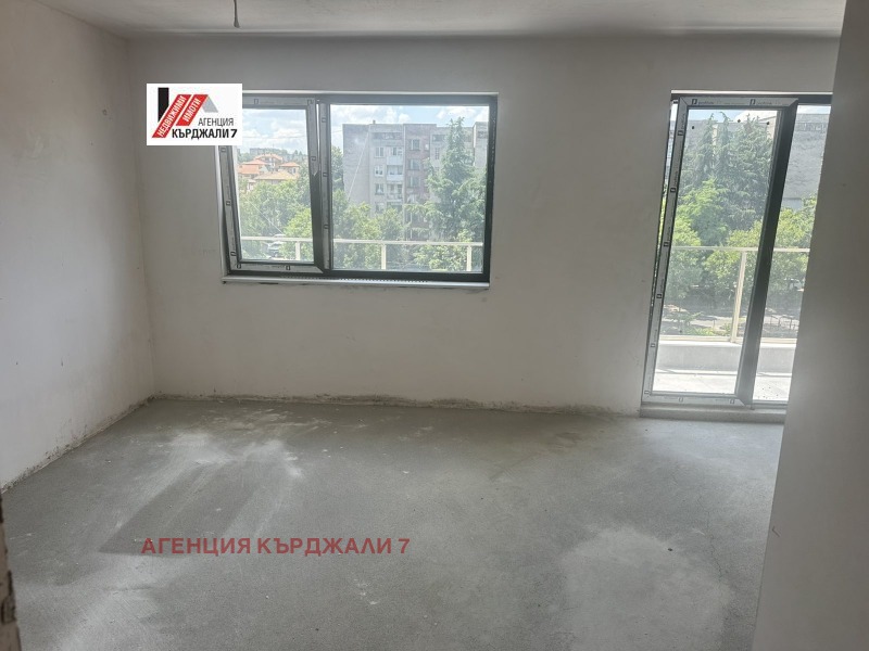 Продава 3-СТАЕН, град Кърджали, Веселчане • 114000 € / 222964.62 лв. • 41875518 1 — Holmes.bg Продава 3-СТАЕН, град Кърджали, Веселчане • 114000 € / 222964.62 лв. • 41875518 1