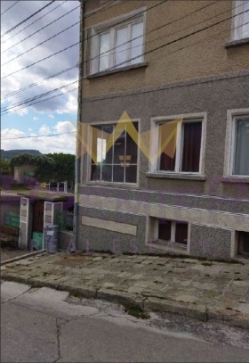 Продажба на четеристайни апартаменти в област Варна - изображение 2 