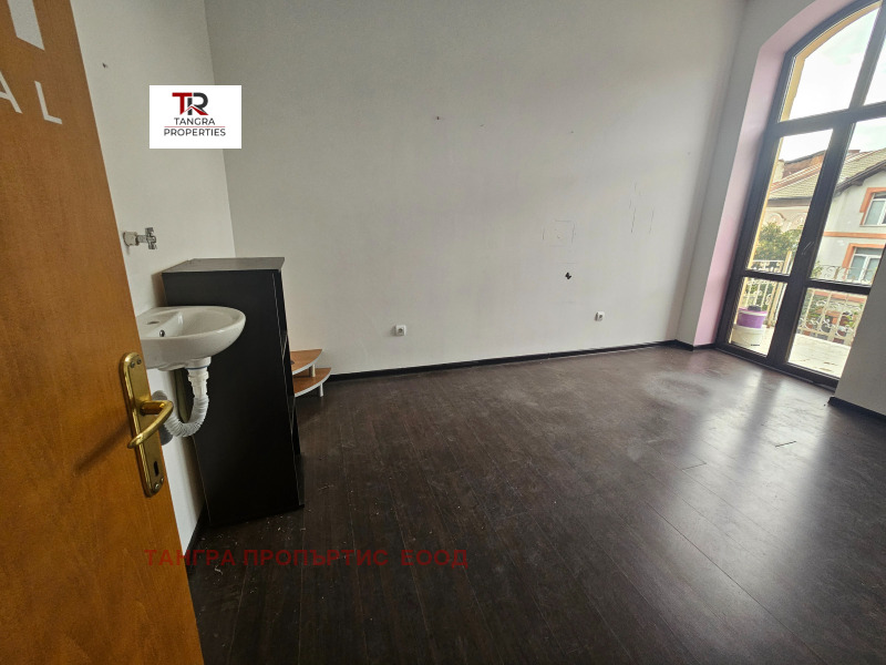 Под наем ОФИС, област Перник, гр. Радомир • 174 € • 77052824 1 — Holmes.bg Под наем ОФИС, област Перник, гр. Радомир • 174 € • 77052824 1