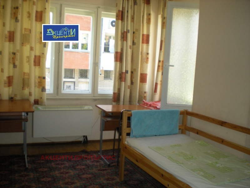 Под наем СТАЯ, град Велико Търново, Център • 300 € • 37096708 1 — Holmes.bg Под наем СТАЯ, град Велико Търново, Център • 300 € • 37096708 1
