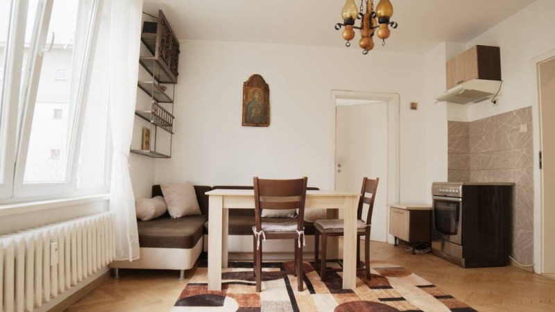 Под наем 3-СТАЕН, град София, Иван Вазов • 850 € • 73882956 1 — Holmes.bg Под наем 3-СТАЕН, град София, Иван Вазов • 850 € • 73882956 1