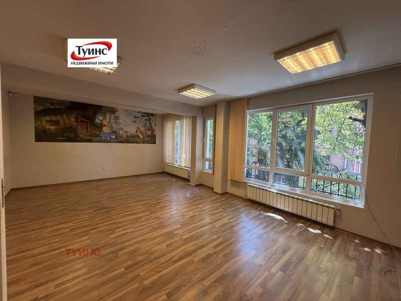 Под наем ОФИС, град Пловдив, Център • 820 € • 10863299 1 — Holmes.bg Под наем ОФИС, град Пловдив, Център • 820 € • 10863299 1
