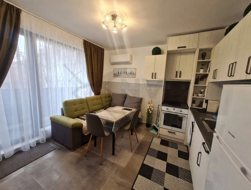 Под наем 2-СТАЕН, град Варна, Гръцка махала • 990 € / 1936.27 лв. • 69522518 1 — Holmes.bg Под наем 2-СТАЕН, град Варна, Гръцка махала • 990 € / 1936.27 лв. • 69522518 1