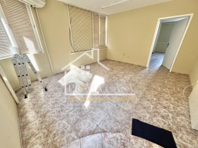 ОФИС, 70 m2 - Holmes.bg ОФИС, 70 m2