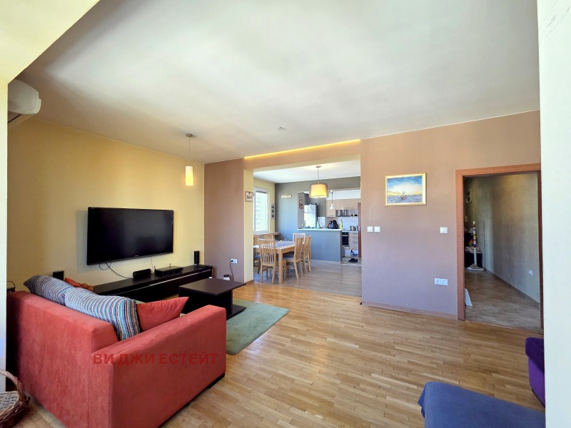 Под наем 3-СТАЕН, град София, Хиподрума • 800 € • 93582121 1 — Holmes.bg Под наем 3-СТАЕН, град София, Хиподрума • 800 € • 93582121 1