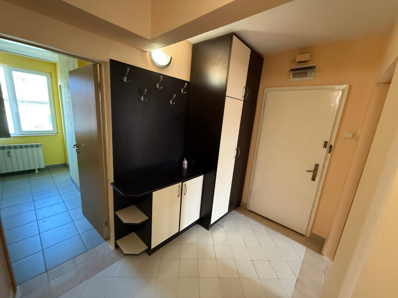 Под наем 2-СТАЕН, град Плевен, Идеален център • 370 € / 723.66 лв. • 57234351 1 — Holmes.bg Под наем 2-СТАЕН, град Плевен, Идеален център • 370 € / 723.66 лв. • 57234351 1