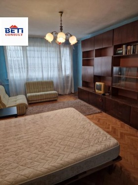 Снимка Дава под наем СТАЯ