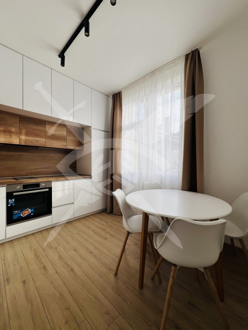 Под наем 3-СТАЕН, град София, Зона Б-18 • 930 € • 30289021 1 — Holmes.bg Под наем 3-СТАЕН, град София, Зона Б-18 • 930 € • 30289021 1