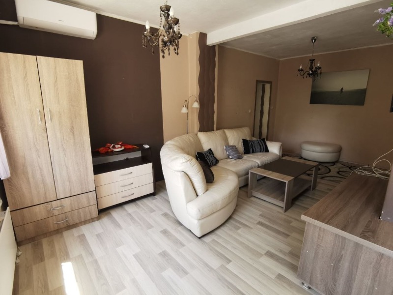 Под наем ЕТАЖ ОТ КЪЩА, град София, Център • 750 € / 1466.87 лв. • 15130910 1 — Holmes.bg Под наем ЕТАЖ ОТ КЪЩА, град София, Център • 750 € / 1466.87 лв. • 15130910 1