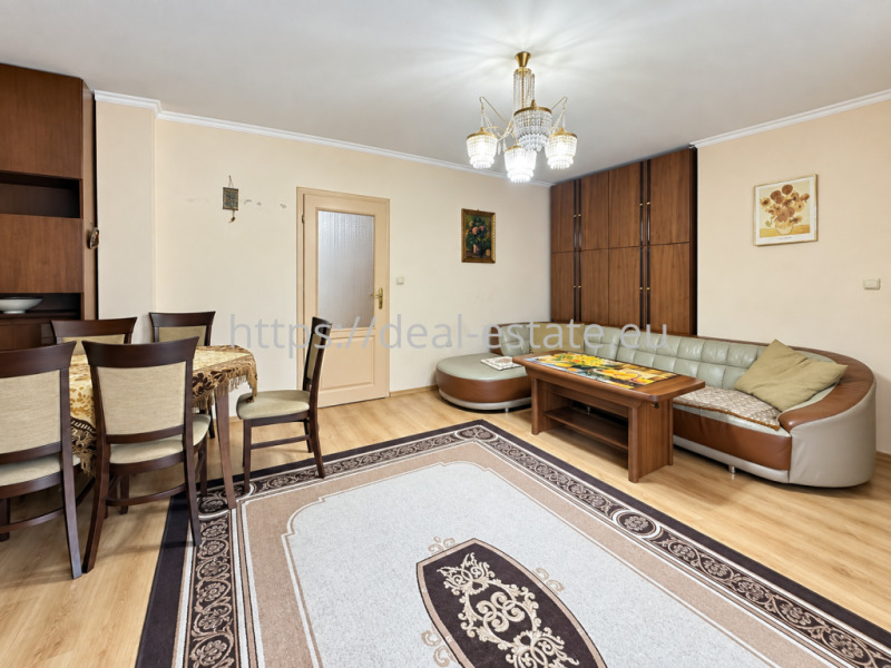 Под наем 3-СТАЕН, град Благоевград, Идеален център • 520 € • 53651111 1 — Holmes.bg Под наем 3-СТАЕН, град Благоевград, Идеален център • 520 € • 53651111 1