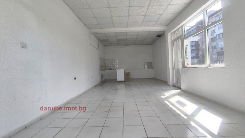 Под наем МАГАЗИН, град Русе, Дружба 3 • 205 € / 400.95 лв. • 93349037 1 — Holmes.bg Под наем МАГАЗИН, град Русе, Дружба 3 • 205 € / 400.95 лв. • 93349037 1