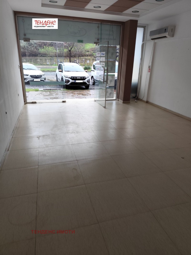 Под наем МАГАЗИН, град Кърджали, Възрожденци • 300 € / 586.75 лв. • 12714030 1 — Holmes.bg Под наем МАГАЗИН, град Кърджали, Възрожденци • 300 € / 586.75 лв. • 12714030 1