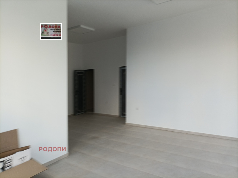 Под наем МАГАЗИН, град Пловдив, Тракия • 1300 лв. / 664.68 € • 16605226 1 — Holmes.bg Под наем МАГАЗИН, град Пловдив, Тракия • 1300 лв. / 664.68 € • 16605226 1