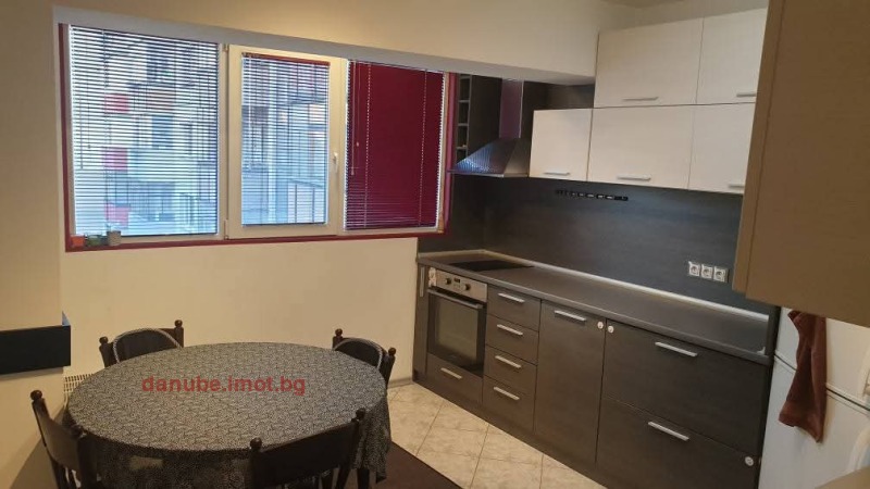 Под наем 3-СТАЕН, град Русе, Родина 1 • 300 € / 586.75 лв. • 49288644 1 — Holmes.bg Под наем 3-СТАЕН, град Русе, Родина 1 • 300 € / 586.75 лв. • 49288644 1