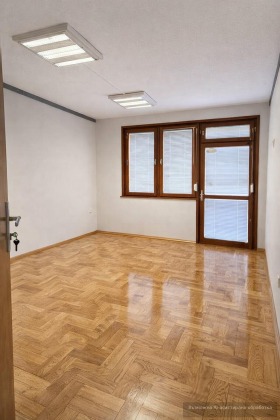 ОФИС, 100 m2 - Holmes.bg ОФИС, 100 m2