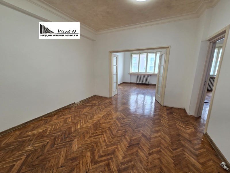 Под наем ОФИС, град София, Център • 899 € / 1758.29 лв. • 49389124 1 — Holmes.bg Под наем ОФИС, град София, Център • 899 € / 1758.29 лв. • 49389124 1