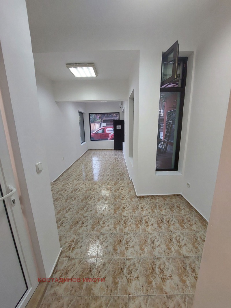 Под наем МАГАЗИН, град Пловдив, Кършияка • 350 € / 684.54 лв. • 37474148 1 — Holmes.bg Под наем МАГАЗИН, град Пловдив, Кършияка • 350 € / 684.54 лв. • 37474148 1