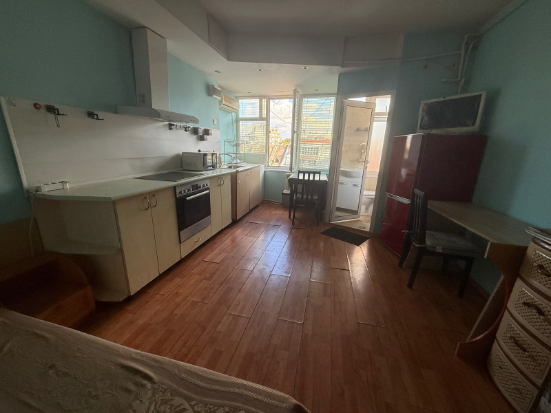 Под наем СТАЯ, град Русе, Център • 150 € • 90897090 1 — Holmes.bg Под наем СТАЯ, град Русе, Център • 150 € • 90897090 1