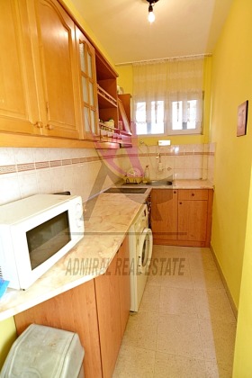 Обява Дава под наем 3-СТАЕН,град Варна, Център