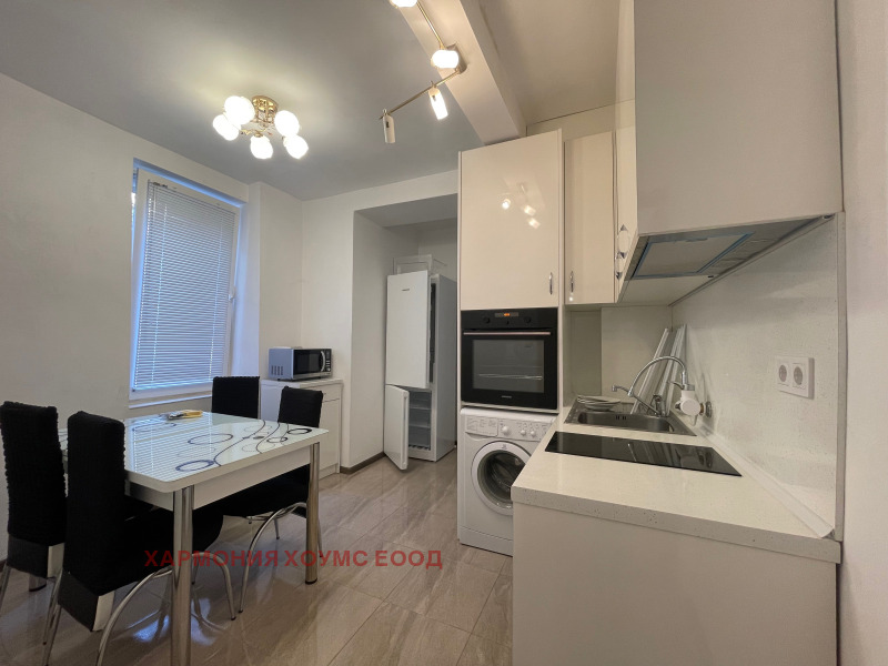 Под наем 4-СТАЕН, град София, Център • 1040 € • 57239434 1 — Holmes.bg Под наем 4-СТАЕН, град София, Център • 1040 € • 57239434 1