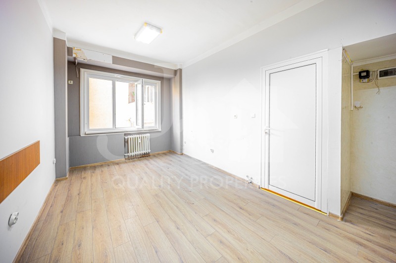 Под наем ОФИС, град София, Център • 700 € • 68726075 1 — Holmes.bg Под наем ОФИС, град София, Център • 700 € • 68726075 1