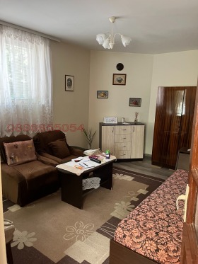 Обява Дава под наем СТАЯ,град Варна, ВИНС-Червен площад