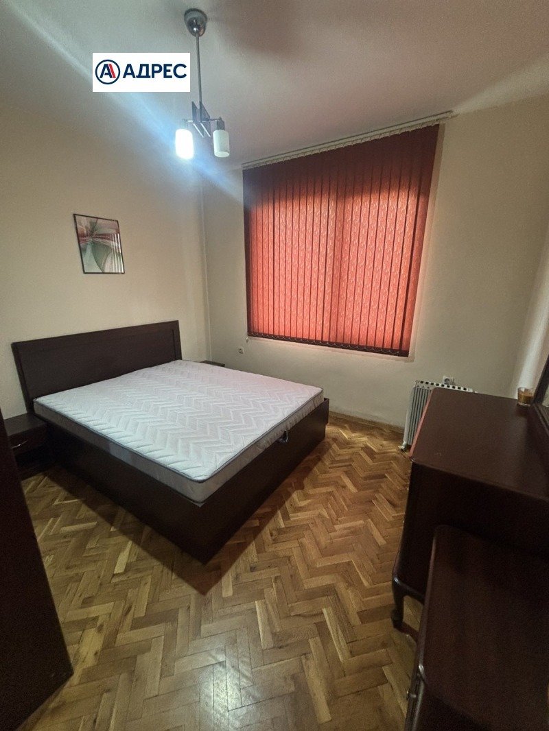 Под наем 3-СТАЕН, град Шумен, Център • 450 € • 16798522 1 — Holmes.bg Под наем 3-СТАЕН, град Шумен, Център • 450 € • 16798522 1