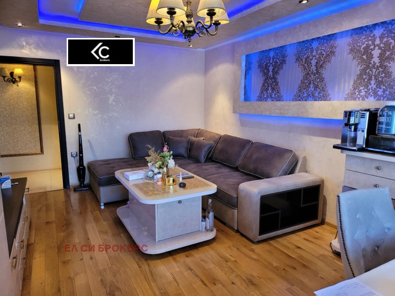 Продава 4-СТАЕН, гр. София, Света Троица, снимка 3 - Апартаменти - 52587952