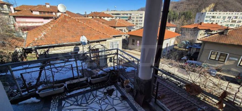 Продава КЪЩА, гр. Троян, област Ловеч, снимка 10 - Къщи - 52804329