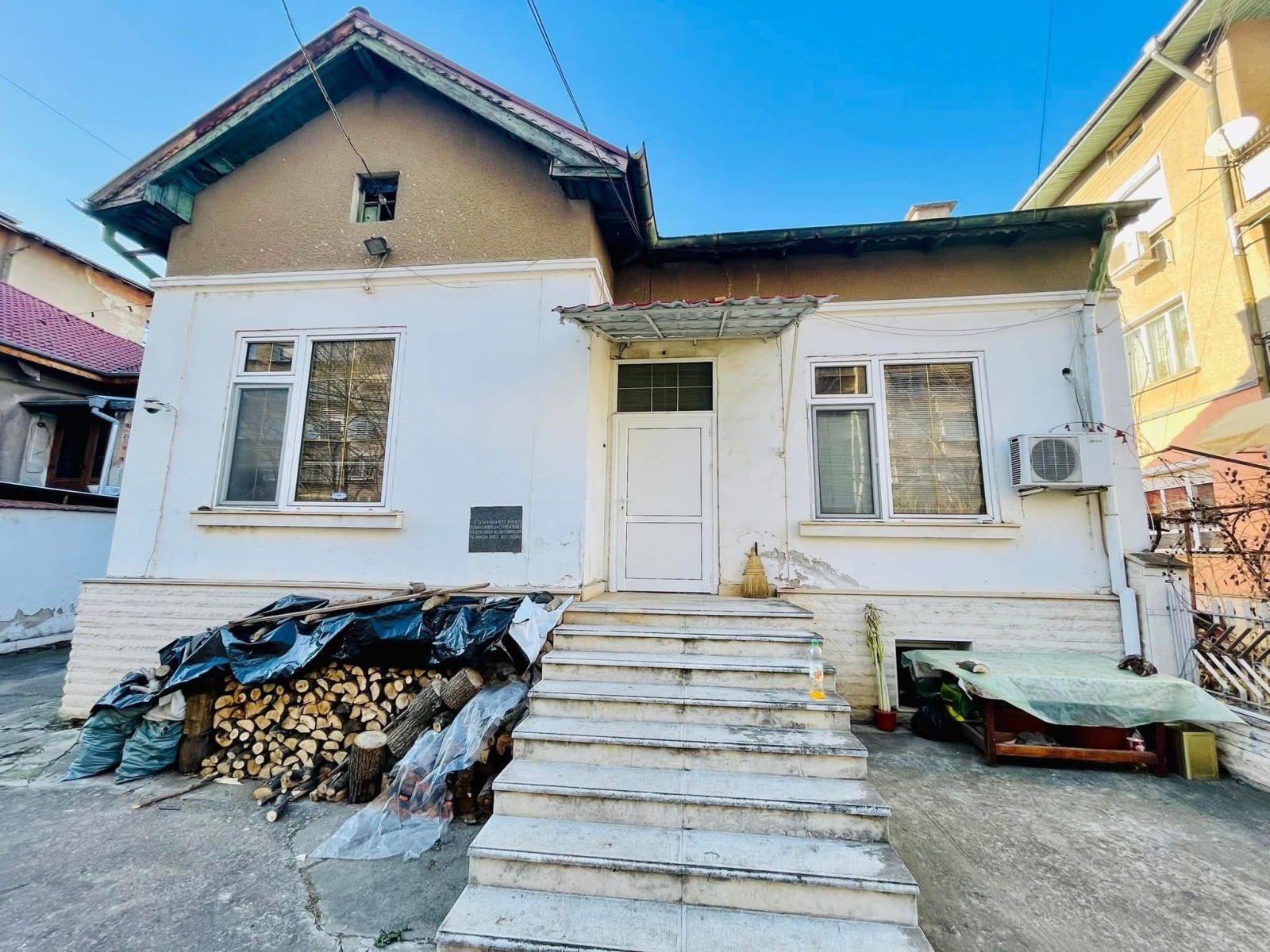 Продава КЪЩА, гр. Монтана, Широк център, снимка 3 - Къщи - 53892384