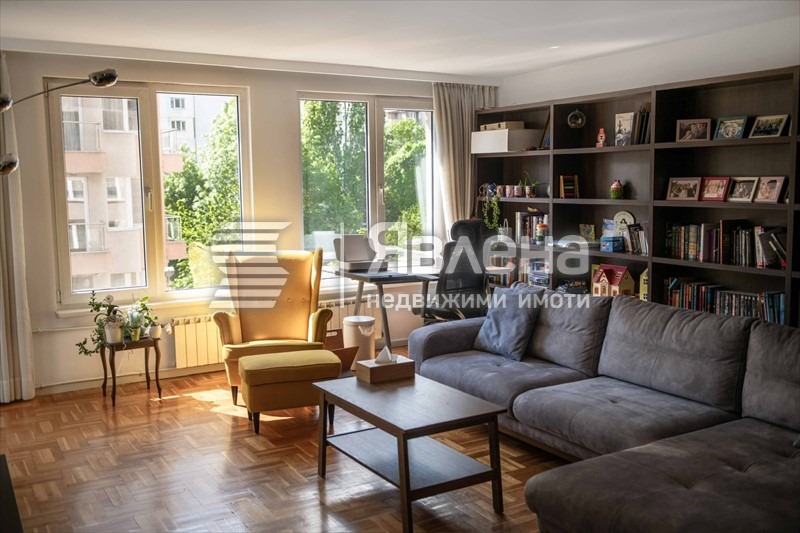 Продава  4-стаен град София , Лагера , 150 кв.м | 46551862