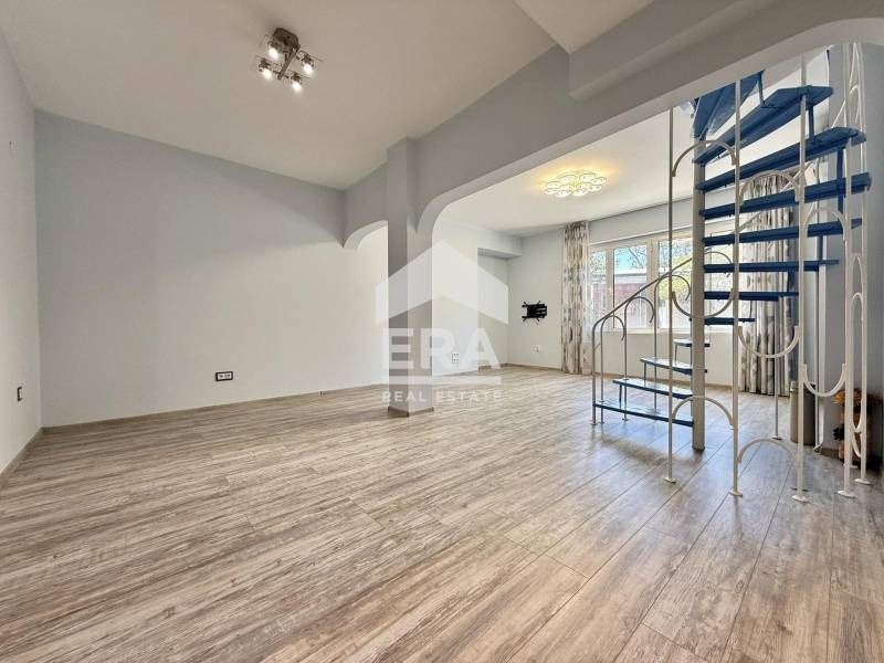Продава  Мезонет град София , Център , 90 кв.м | 15734709