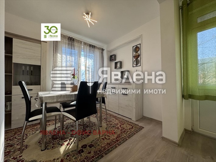 Продава КЪЩА, гр. Провадия, област Варна, снимка 2 - Къщи - 49263921