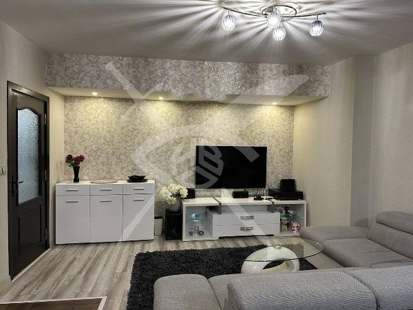 Продава МНОГОСТАЕН, гр. Бургас, Лазур, снимка 2 - Апартаменти - 52610012