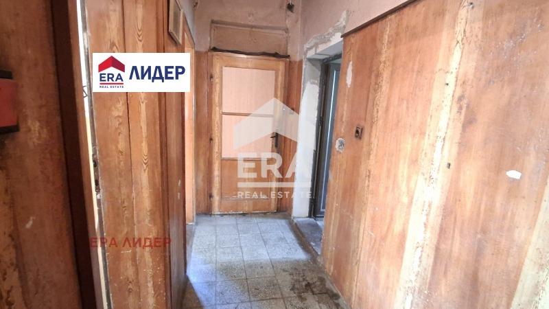 Продава ЕТАЖ ОТ КЪЩА, гр. Русе, Дружба 2, снимка 4 - Етаж от къща - 56015488