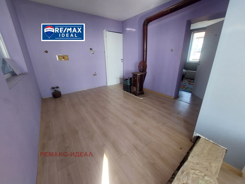 Продава КЪЩА, гр. Варна, м-т Сотира, снимка 10 - Къщи - 49115641