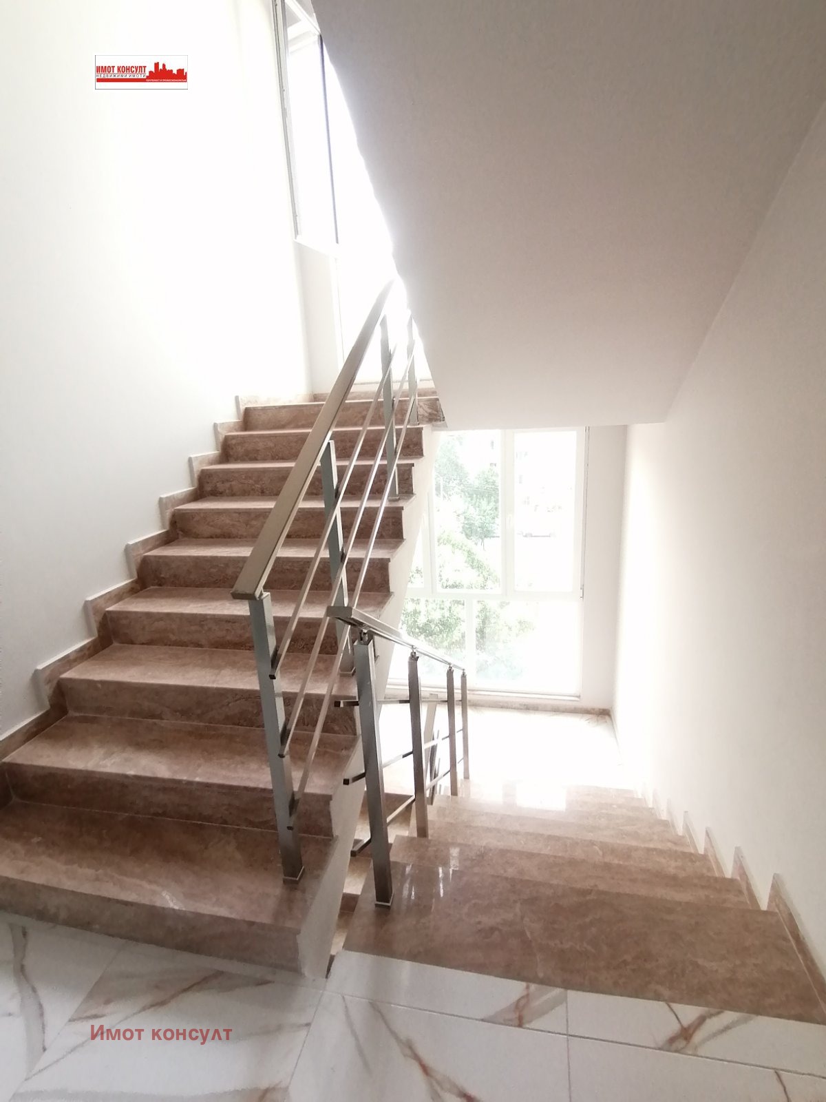 Продава 2-СТАЕН, гр. Пловдив, Кючук Париж, снимка 2 - Апартаменти - 49721899