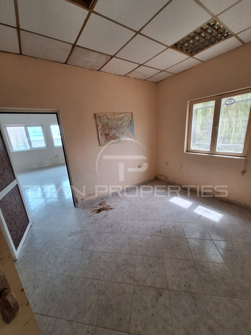 En venta  Almacenamiento región Plovdiv , Brestnik , 1500 metros cuadrados | 89096460 - imagen [2]