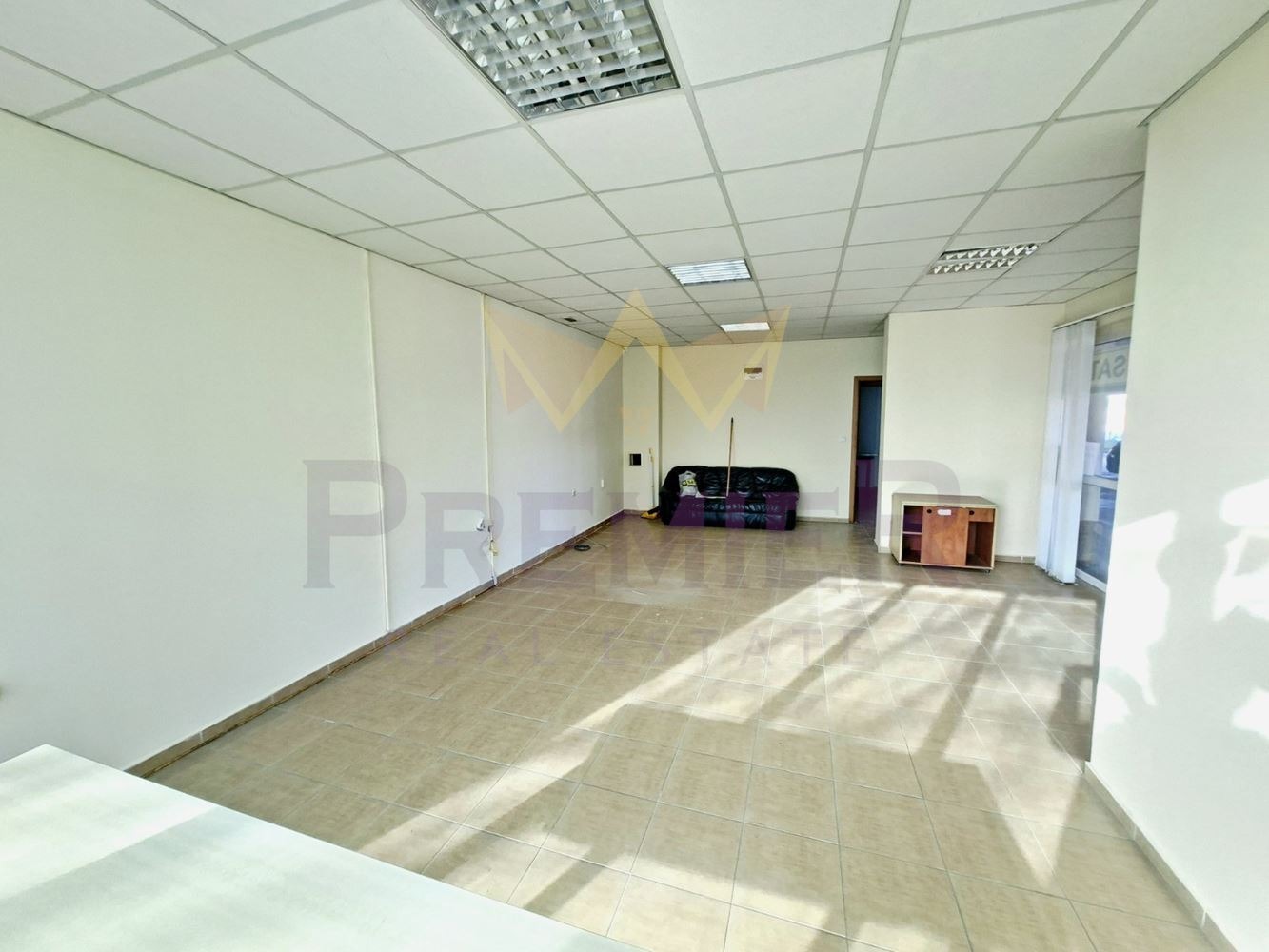 Продава МАГАЗИН, гр. Варна, Виница, снимка 2 - Магазини - 54999028
