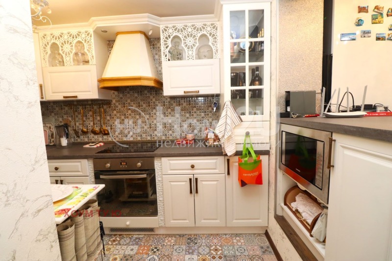 Продава 4-СТАЕН, гр. София, Света Троица, снимка 9 - Апартаменти - 52874769