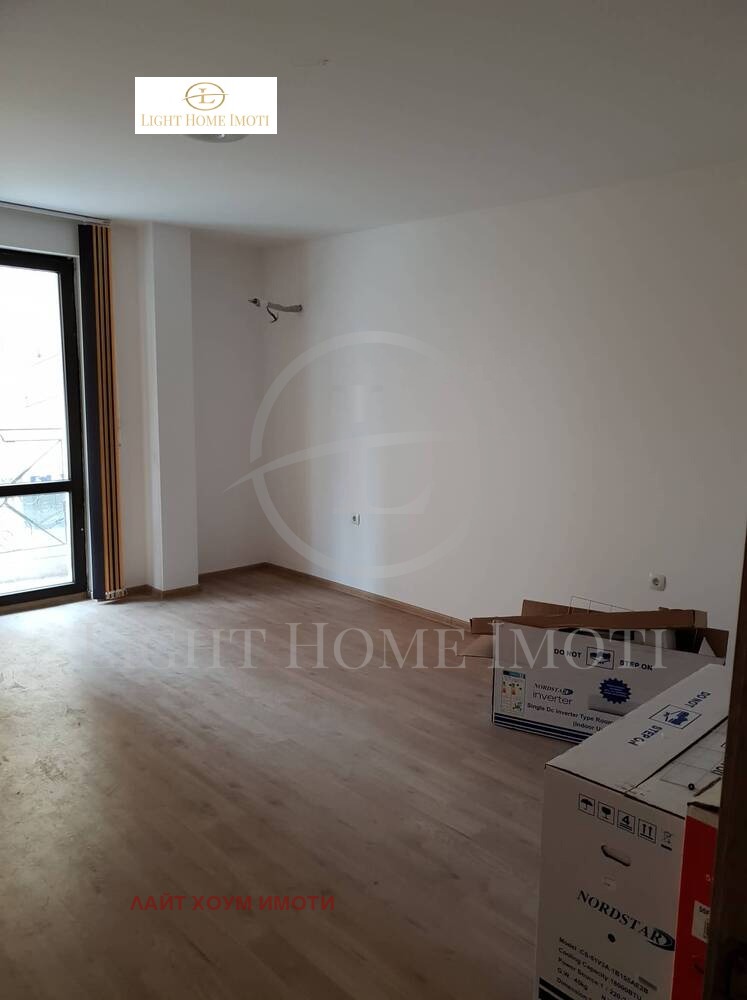 En venta  Oficina Plovdiv , Karshiyaka , 140 metros cuadrados | 92423532 - imagen [2]