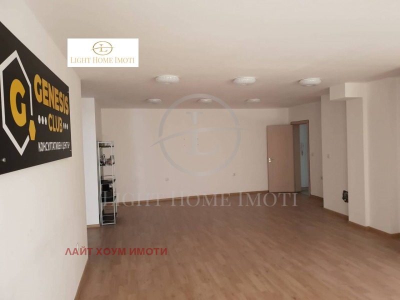 En venta  Oficina Plovdiv , Karshiyaka , 140 metros cuadrados | 92423532