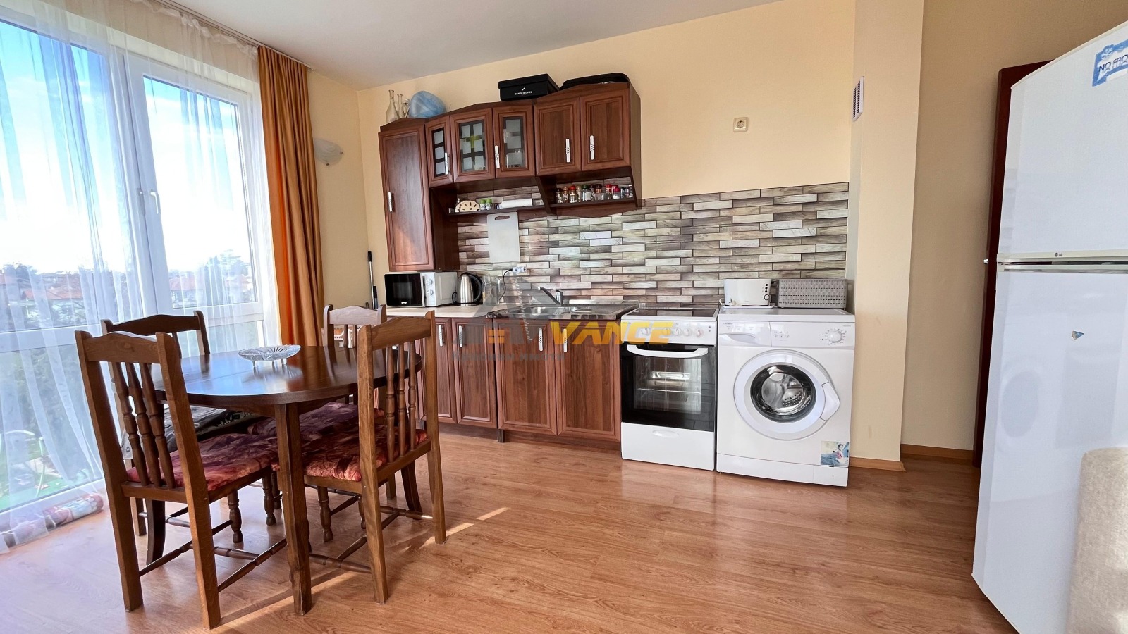 Продава 3-СТАЕН, гр. Ахелой, област Бургас, снимка 2 - Апартаменти - 56172238