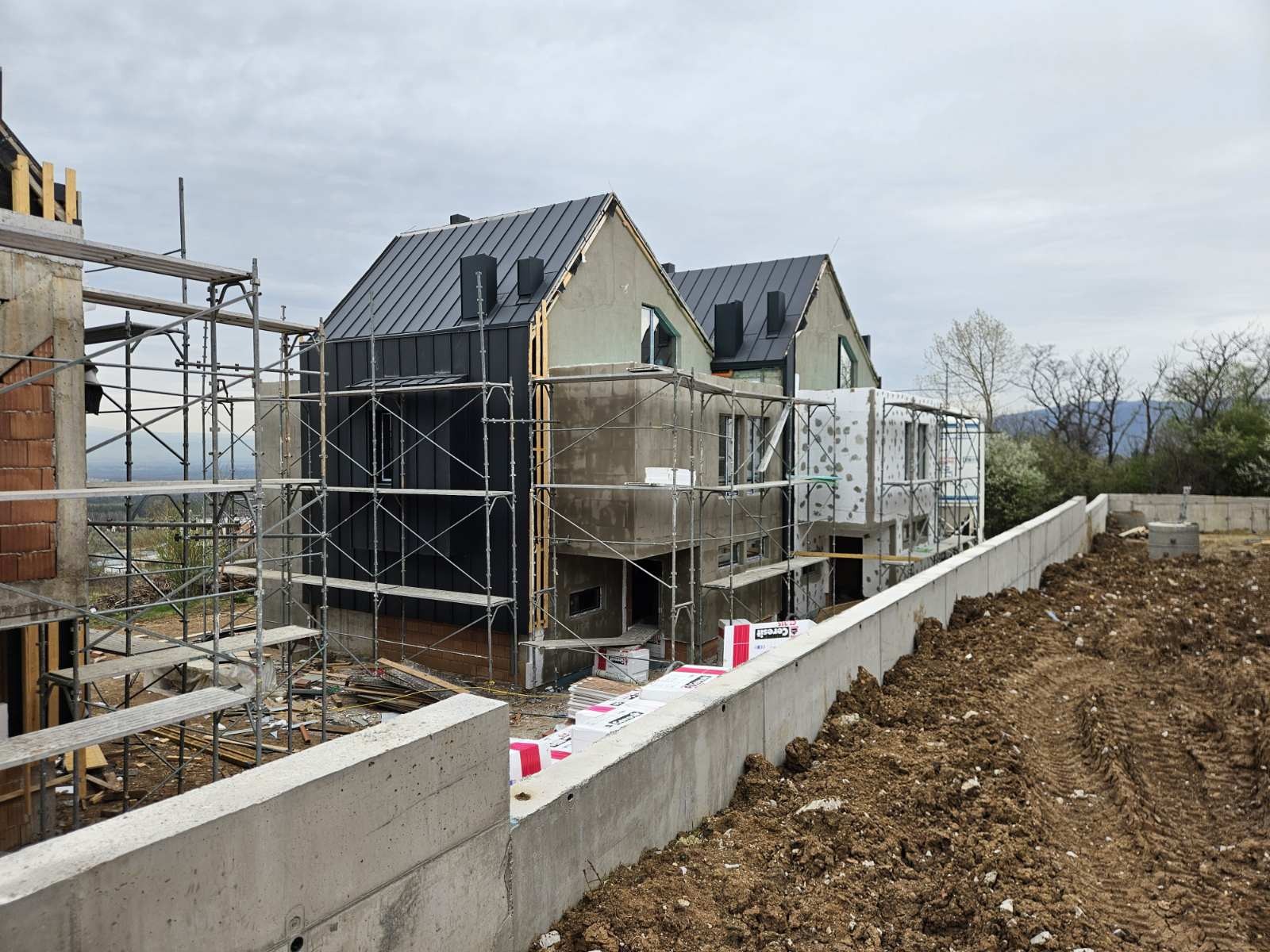 Продава КЪЩА, гр. София, в.з.Бункера, снимка 2 - Къщи - 54249991