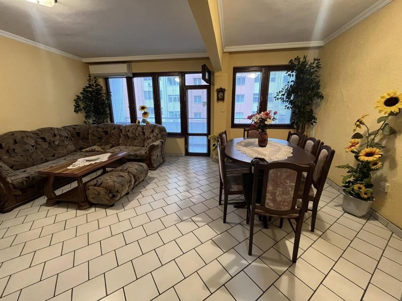 Продава 3-СТАЕН, гр. Бургас, Възраждане