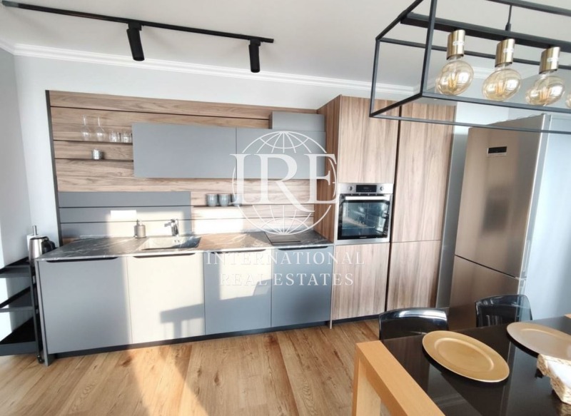 Продава 3-СТАЕН, град Варна, Бриз • 390000 € / 762773.70 лв. • 88772679 1