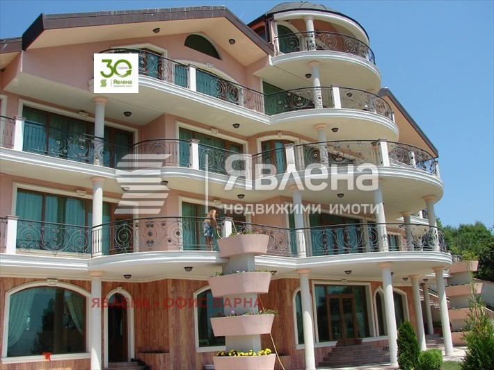 Продава ХОТЕЛ, гр. Варна, к.к. Св.Св. Константин и Елена, снимка 2 - Хотели - 54384019