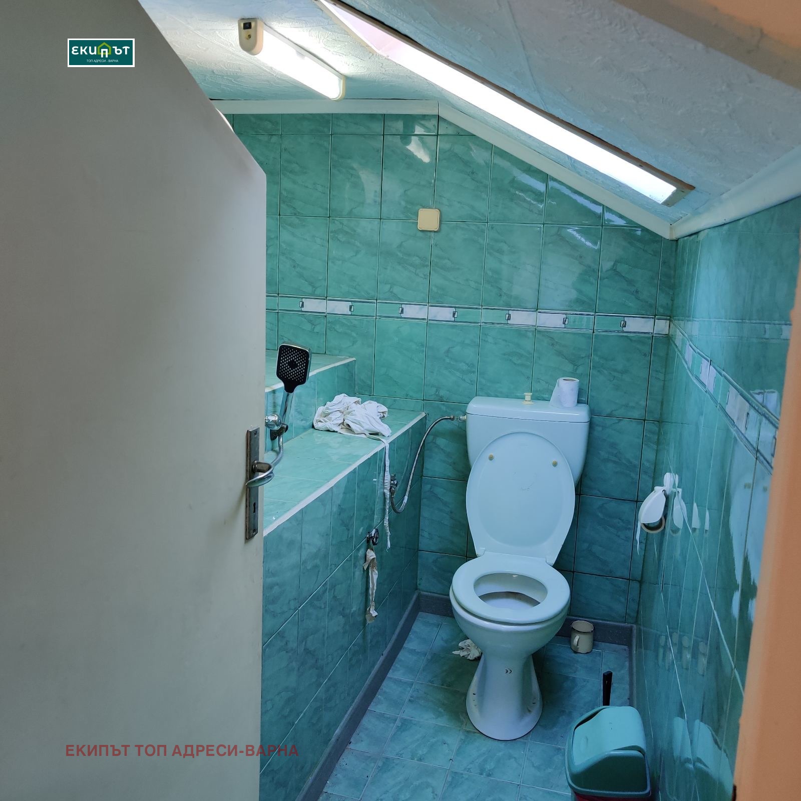 Продава ЕТАЖ ОТ КЪЩА, гр. Варна, Галата, снимка 6 - Етаж от къща - 50949843